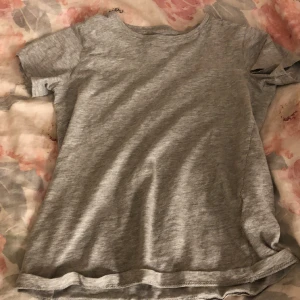 T-shirt  - En basic vanlig t-shirt från lager 157😘