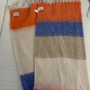 Färgrik scarf - En helt ny oanvänd halsduk i onesize. Säljs på andra sidor också!