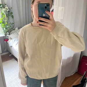 Collegetröja  - Collegetröja från H&M!😽