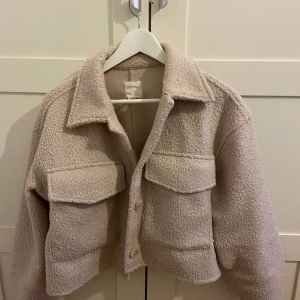 Kappa - Super snygg kappa!! Säljer då jag köpt en annan💗