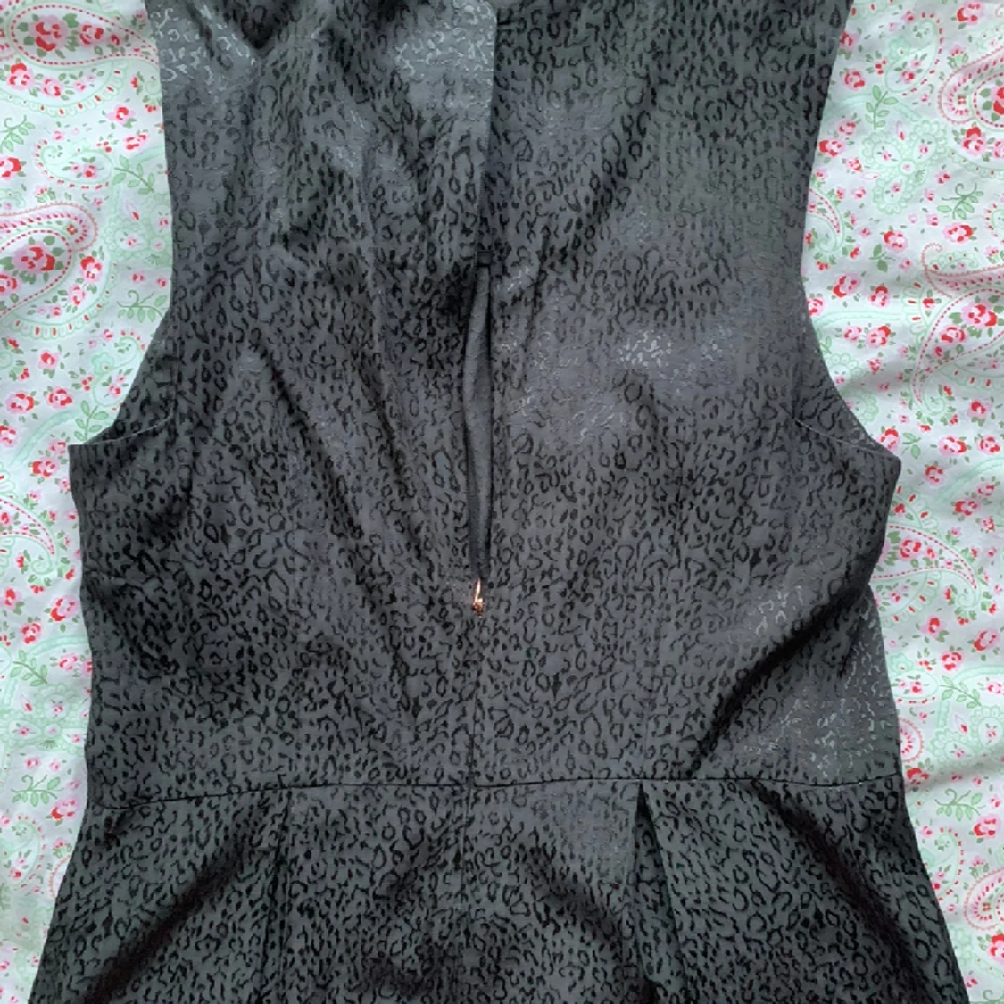 grå leopard topp  - 90