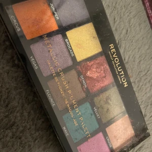 Palette - Palette. Sönder en färg 