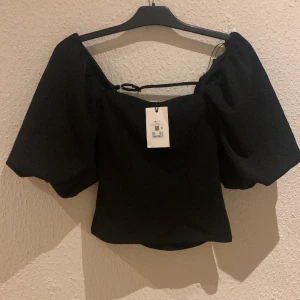 Bik bok volangtopp - Bik bok volangtopp som är såååååå snygg❤️❤️❤️