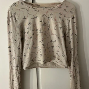 Topp - Söt topp ifrån Monki