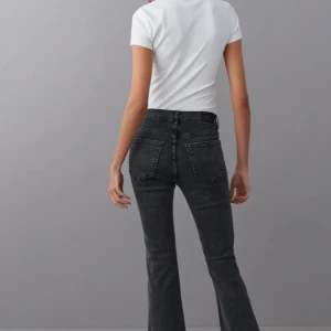 Jeans los Waits💓 - Storlek 34💓 Original priset är 500 men säljer för 400 eftersom dom aldrig e använda. Då dom är förstora inch går inte att lämna tbx. 😽 Bilder privat om man vill. 