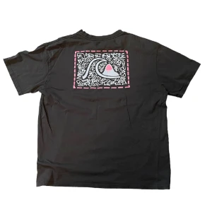 Quicksilver T-shirt - Vintage Quicksilver T-shirt i storlek XXL. Har några fläckar som man kan se på sista bilden. Skriv på dm vid frågor eller fler bilder!