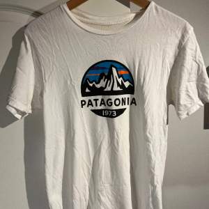 Patagonia T-shirt  Storlek S Passform slimfit  Fint använt skick