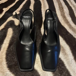 Oanvända skor från vagabond - Skor från vagabond med 7,5 cm klackhöjd. Aldrig använda, storlek 36. 