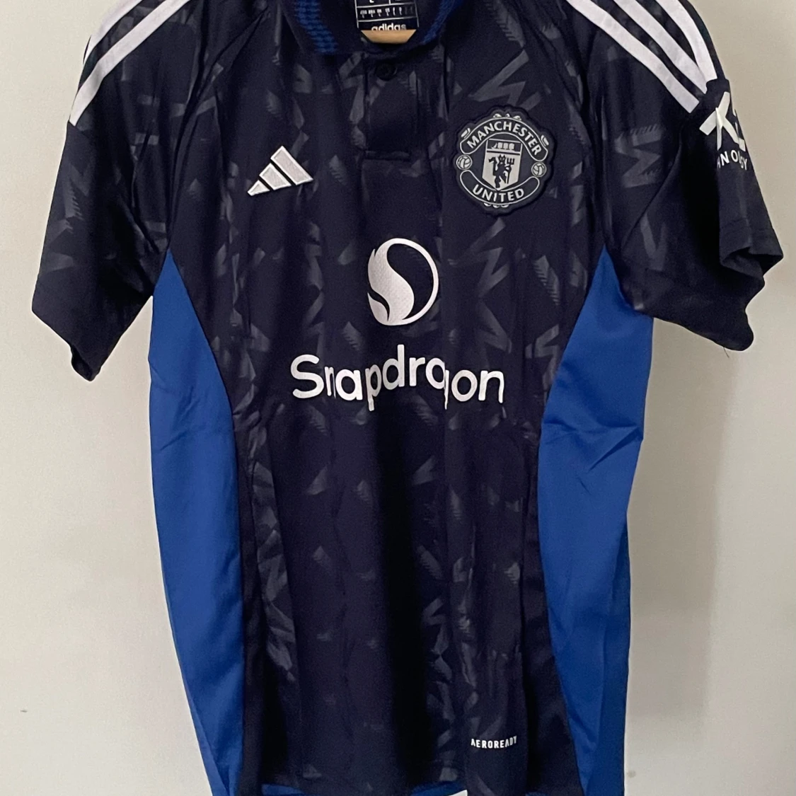 Manchester United borta kit 2024/25  - 90
