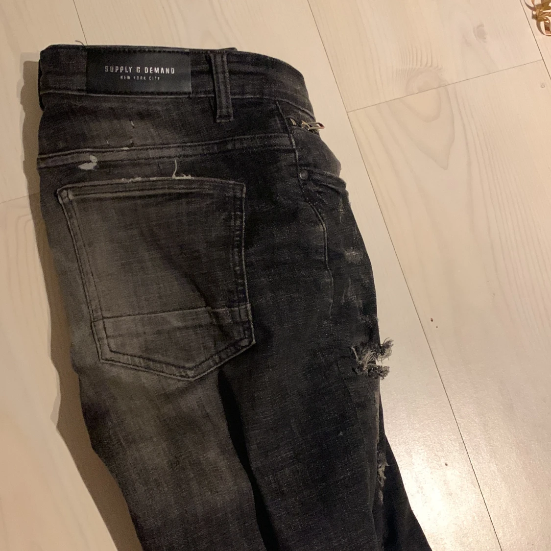 Svarta Suplay Demand - 91