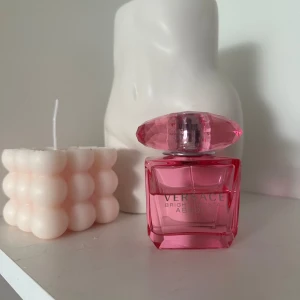 Versace Brighton crystal Absolu - Parfym från Versace💗 30 ml och syns på bild hur mycket som finns kvar, nypris 650 kr💗 Tryck gärna på köp nu
