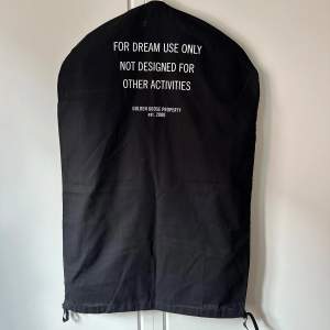 Garment Bag från Golden Goose i tyg (5st). 100kr/ st