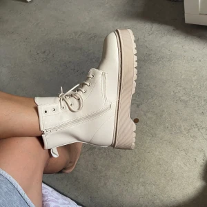 Bootz  - Hel nya bootz 