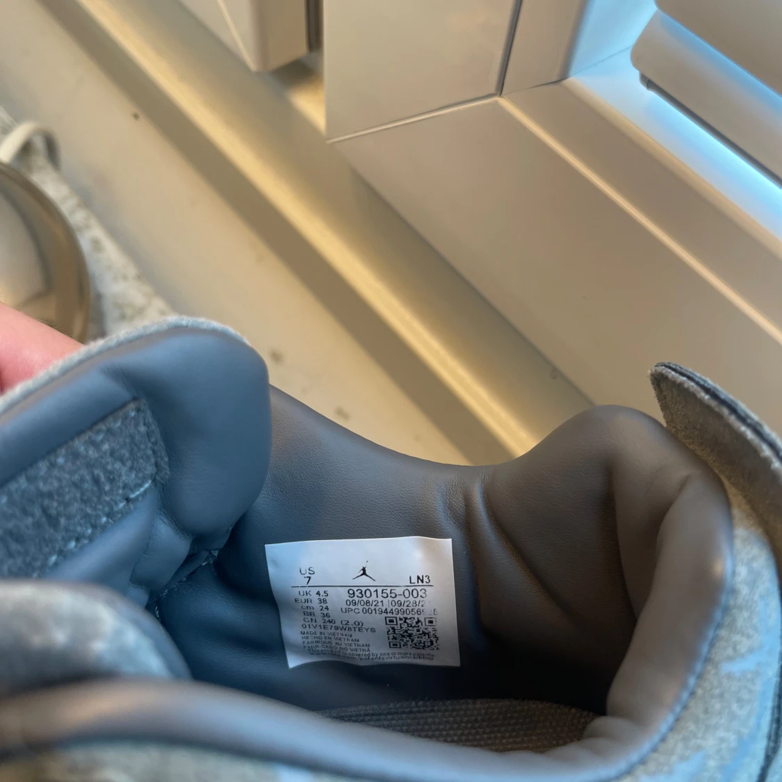  Air Jordan 4 ”KAWS” - 92