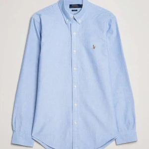 Ralph lauren skjorta - super snygg ralph lauren skjorta, minimalt använd, men är 10/10 i skicket!🩷säljer den åt min kille!