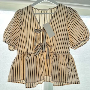 Blus - Knytblus från Carin Wester. Endast testad❤️