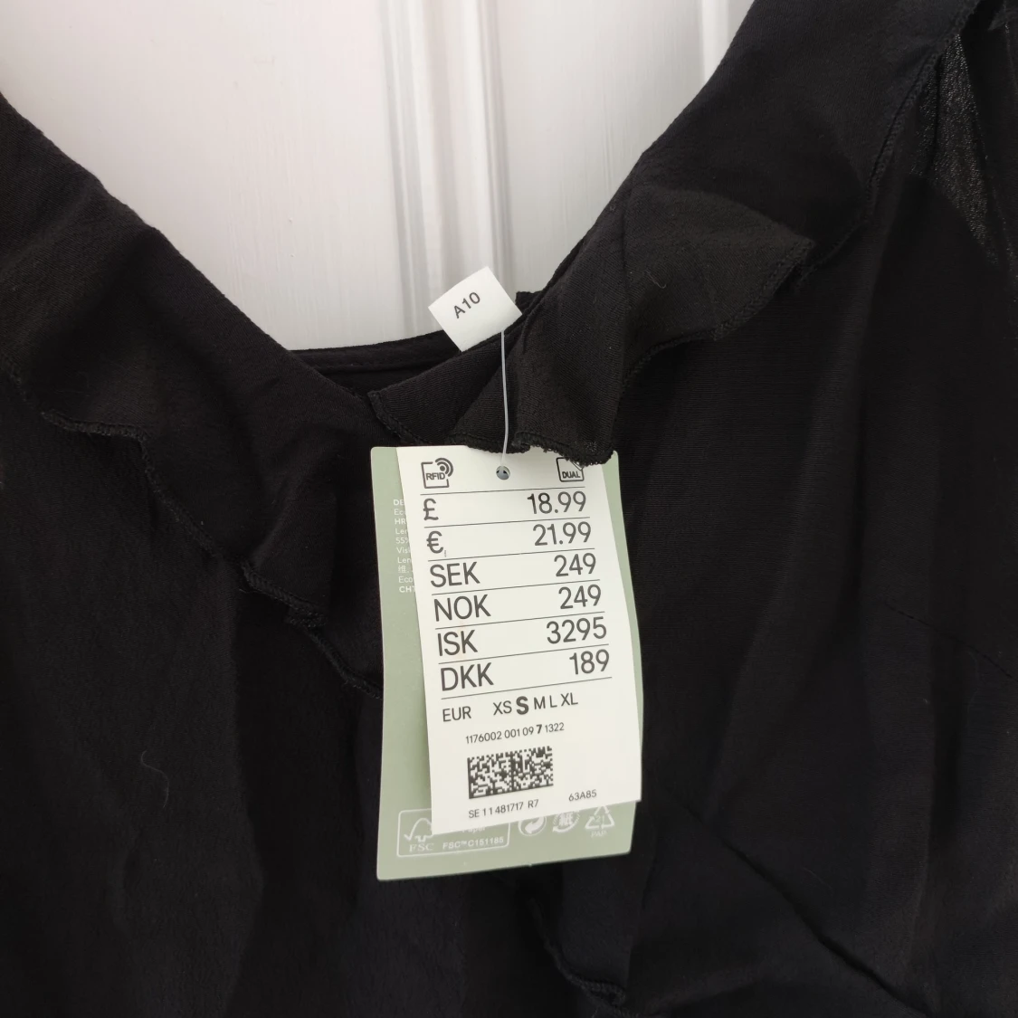 Ny volang klänning från h&m - 90