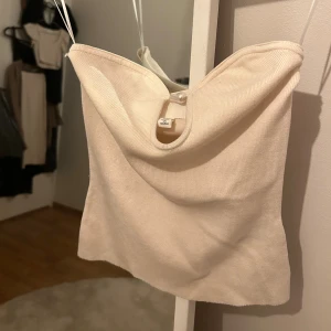 Topp - Bandeau/tub topp med pärla Frpn HM aldrig anvönd🎀