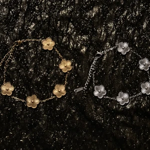 Armband - Jättefina armband i guld och silver. Modell ”Chantal”🪩 Pris kan diskuteras vid snabb affär😊