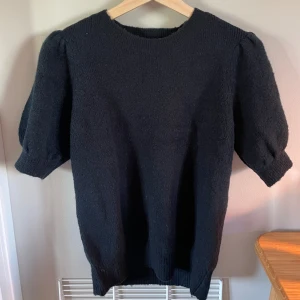 Stickad tröja - Så fin verkligen! Perfekt till hösten och till vardags! 