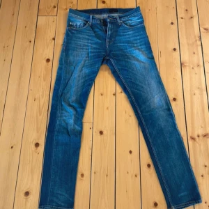 Tiger of sweden jeans - Nu säljer vi ett på jeans i passformen slimfit hyperflex byxorna är som nya och har inga defekter. 