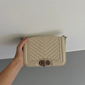 Väska ❤️ - Säljer då jag inte använder väskor 💕 Skriv för fler bilder eller frågor 