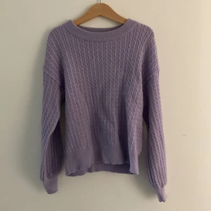 Fin lila långärmad tröja - Lila långärmad tröja inköpt på Cubus