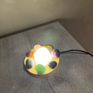 Kristall lampa  - Kristall lampa med olika kristaller