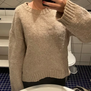 stickad tröja  - stickad tröja, beige🩷