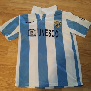 Isco t shirt  - 9/10 skick o amdvänd och kör meet up om man bor i Stockholm 