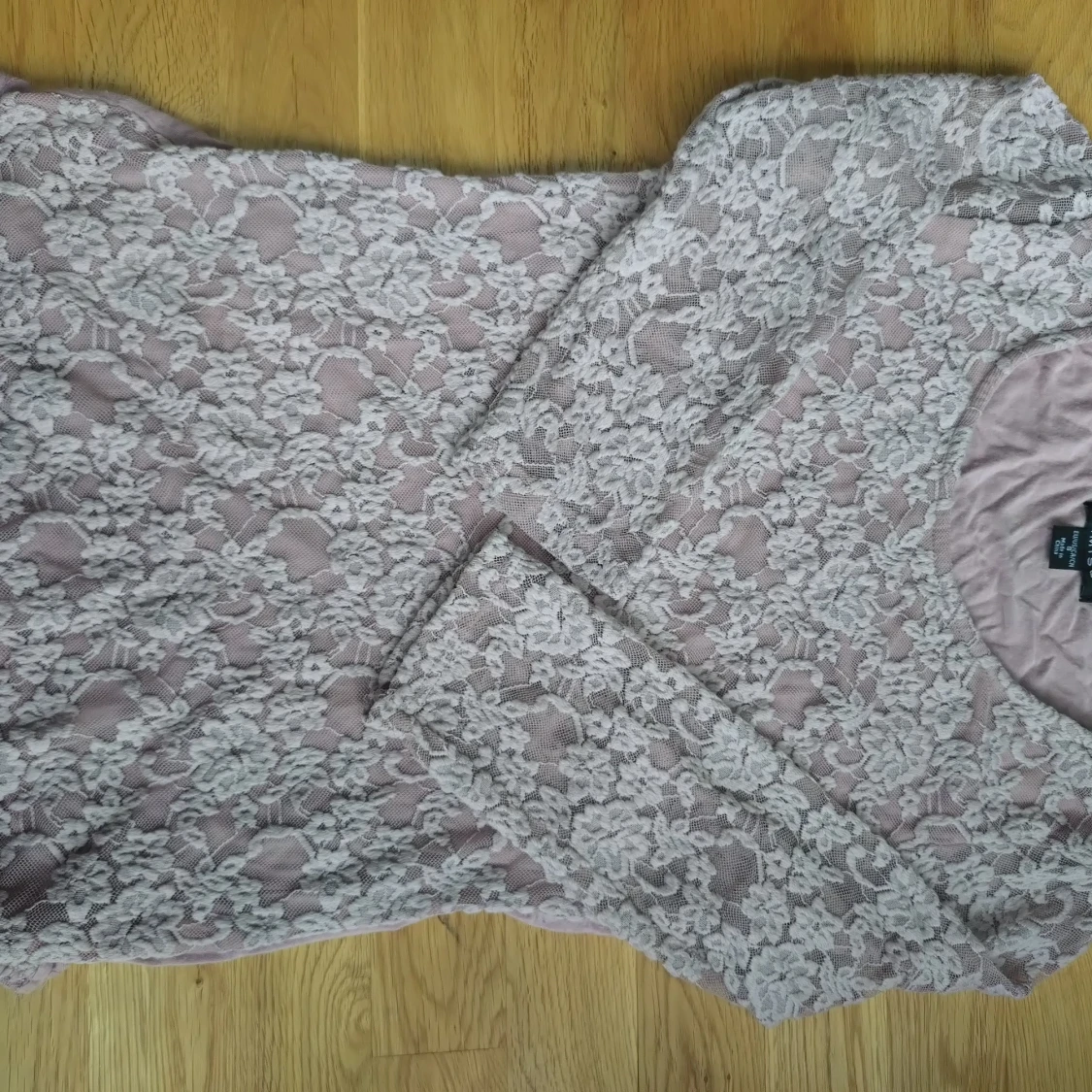 Rosa spetsblus från Amisu - 92