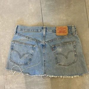 Blå Levi’s jeanskjol  - Bra skick. 🩷storleken är som S/M