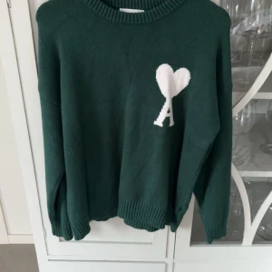 Ami Paris - Hej säljer min Ami paris tröja storlek S passar M Kan mötas upp eller frakta  Mvh sigge