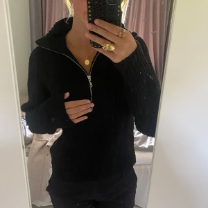 Stickad tröja - Säljer en jättesnygg tröja som jag inte använder längre💕