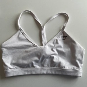 Gymshark sport bh - Använd men fint skick, saknar pads. 
