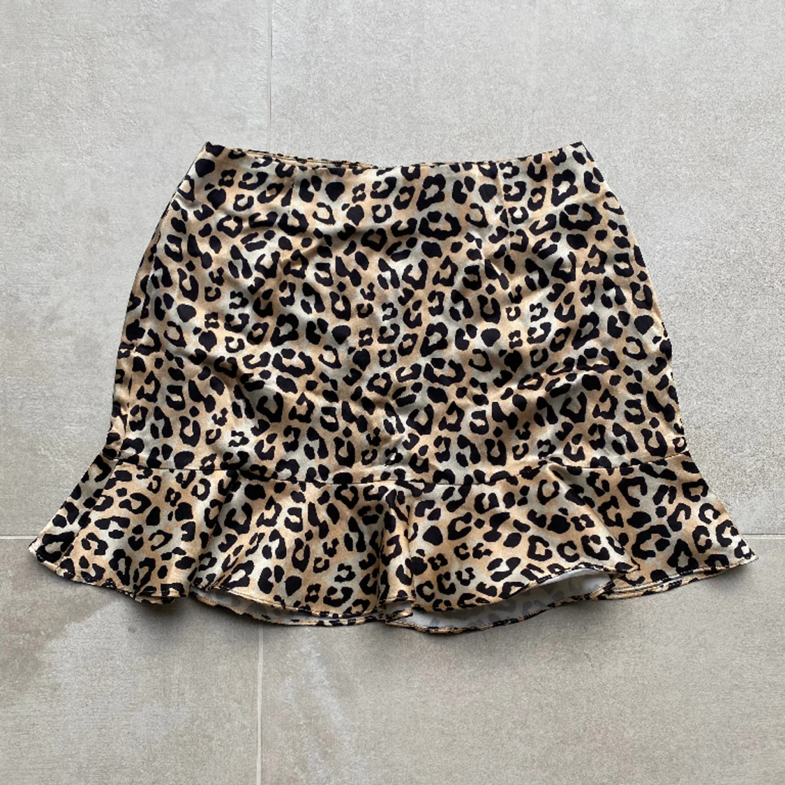 Leopardmönstrad silkeskjol