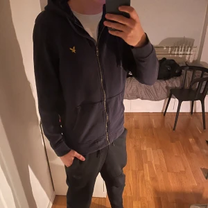 Lyle & scott - Snygg lyle and & scott zip! Skick 7.5/10 ( pris går att förhandla)