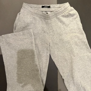 Lågmidjade mjukisbyxor - Lågmidjade mjukisbyxor från bikbok!❤️‍🔥