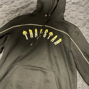 TRAPSTAR Tracksuit - Nyskick, använt 1-2 gånger - Storlek Medium + byxor ochså