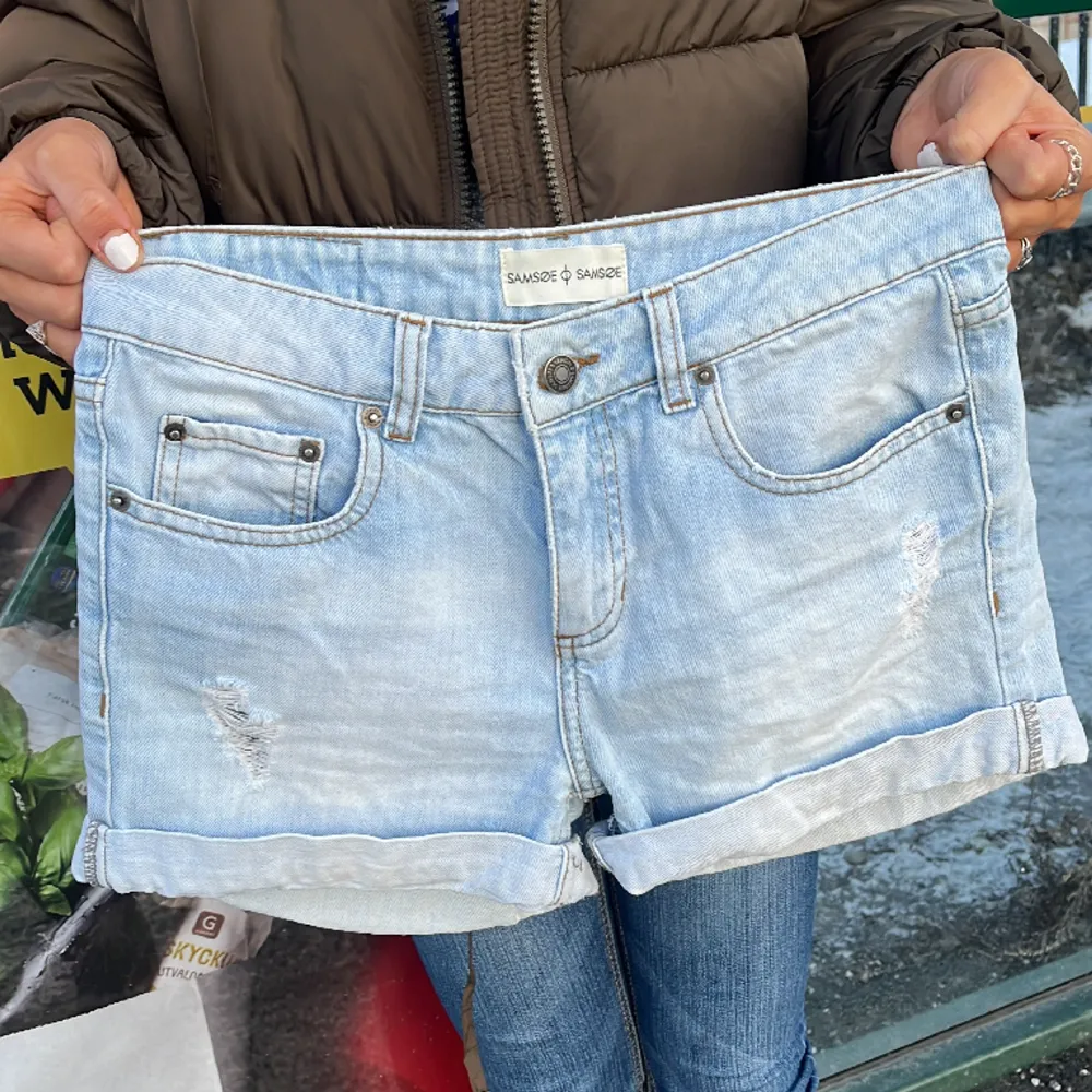 Svin snygga jeans shorts från samsøe samsøe😊. Shorts.