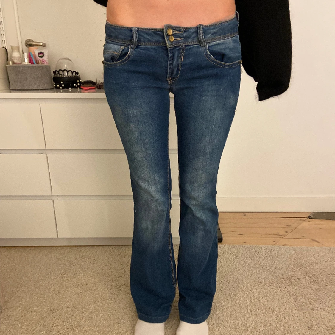 Lågmidjade bootcutjeans 