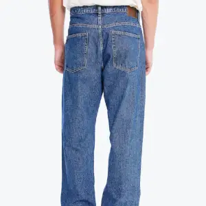 VALIENT jeans köpt på Carlings knappt använd, tvättat Max 1-2 gånger. Nypris 700 kr, storlek M / W30 L32 (Loose)