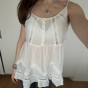 Söt top - Köptes på Vinted men kommer inte till användning. Fint skick!
