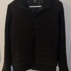 Superdry cardigan - Skick 9/10, storlek S. Hör av er vid frågor eller funderingar!