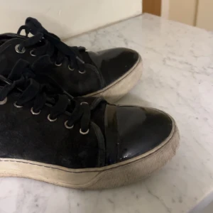 Lavins  - Lavins skor storlek 7 uk men passar med större storlek kommmer vara tvättade vid köp ingen kvitto. Den e inte sliten nånstans 