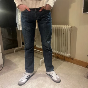 Levis jeans - Tja!! Säljer nu mina snygga Levis 501 jeans i bra skick🤩 Storlek 29/32. Skriv gärna vid frågor!
