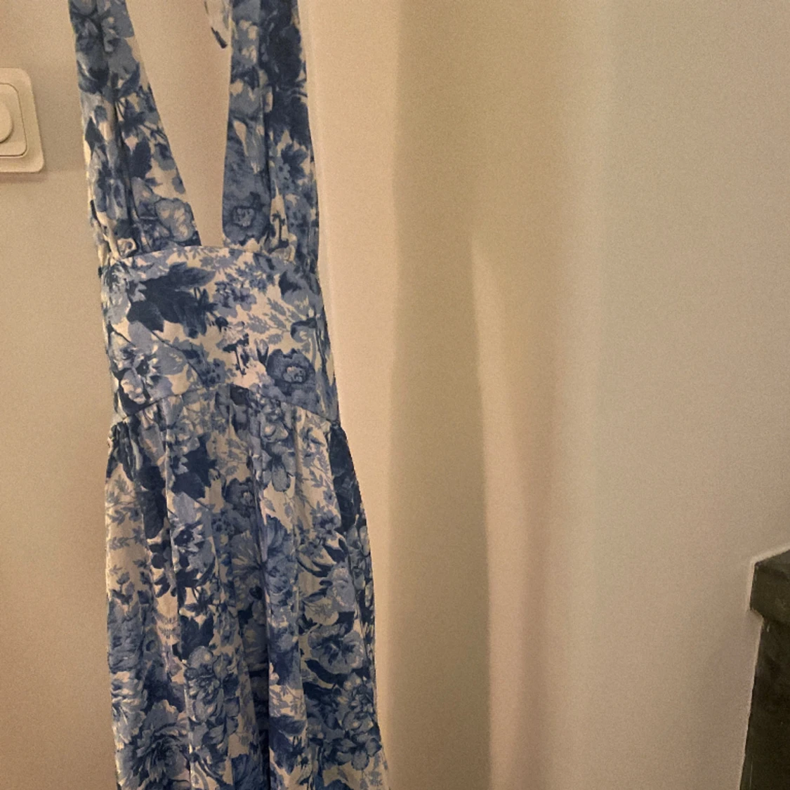 Klänning med öppen rygg  - 91