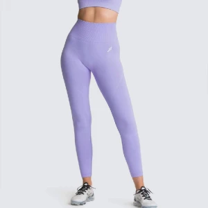 Doyoueven tights - Tränings tights i super bra material. Lite sprucket på loggan men annars i utmärkt skicka! Inte genomskinliga och sitter som en smäck! Passar M/S/XS