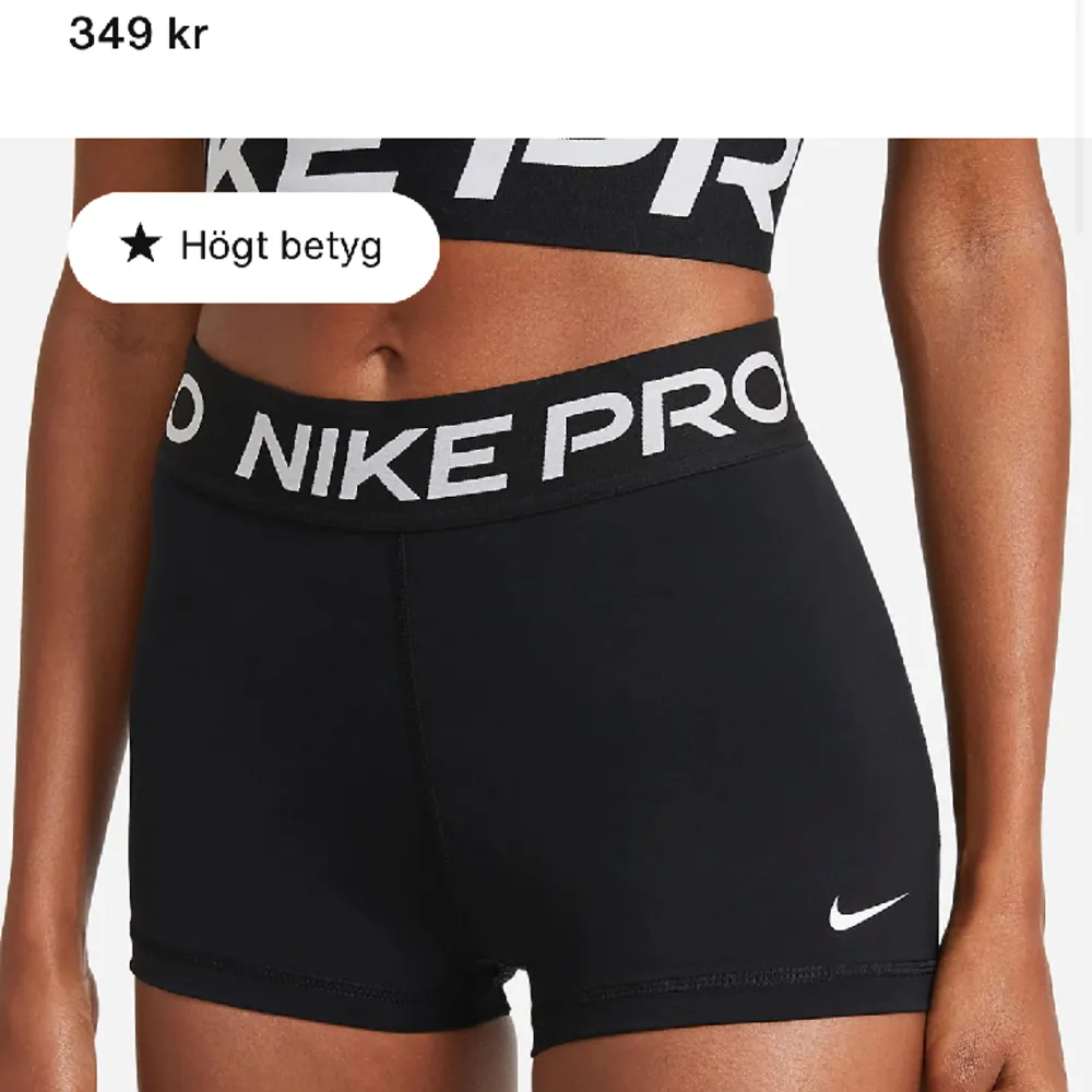 Säljer dessa nike pros som är använda 2 gånger är i bra skick o köpta för 359kr från Nikes hemsida. Jeans & Byxor.