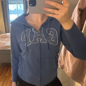 Snygg Gap hoodie - knappt använd💙
